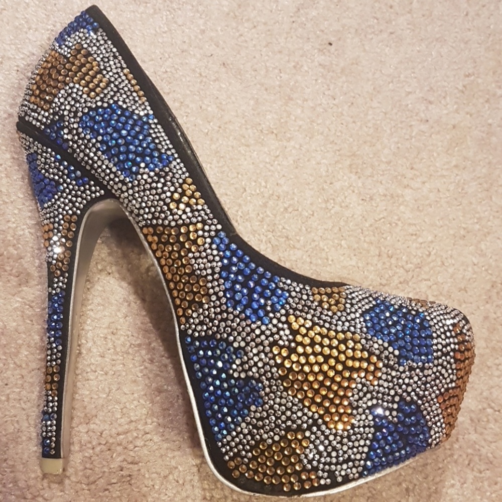 Pumps - Picture 2 of 3